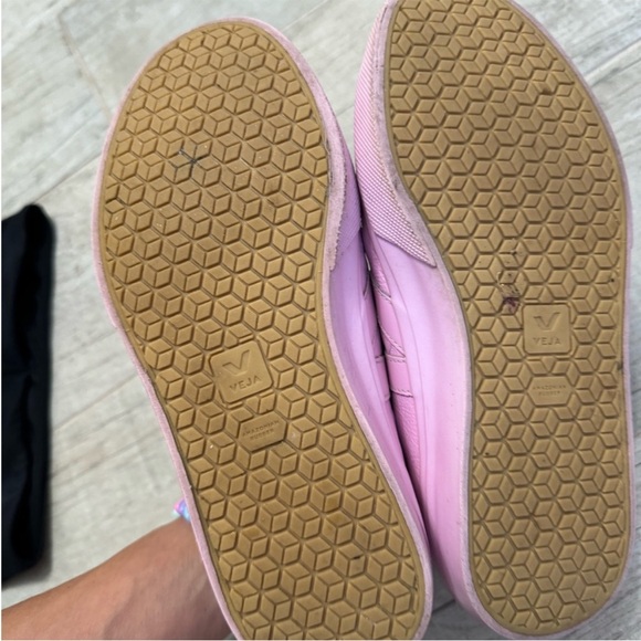 Veja Leather Sneakers - Picture 3 of 5